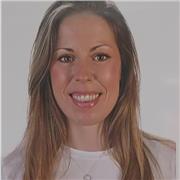 Soy profesora de Educación Infantil y Primaria. 
Me defino como una persona trabajadora, responsable y apasionada de la enseñanza